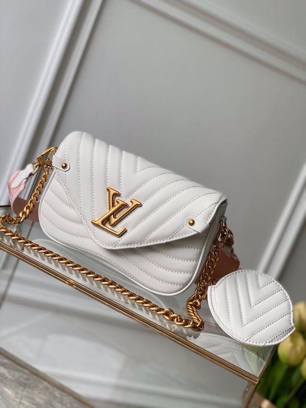 LOUIS VUITTON
SLING BAG