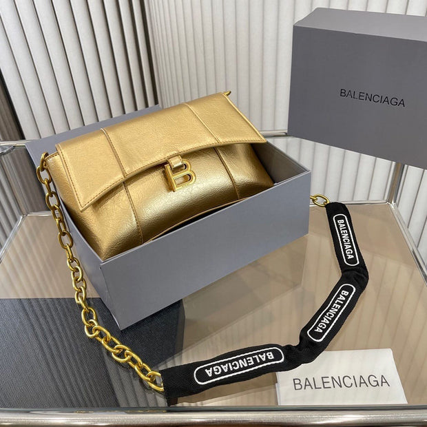 BALENCIAGA
Downtown Xs Shoulder Bag - Official Model